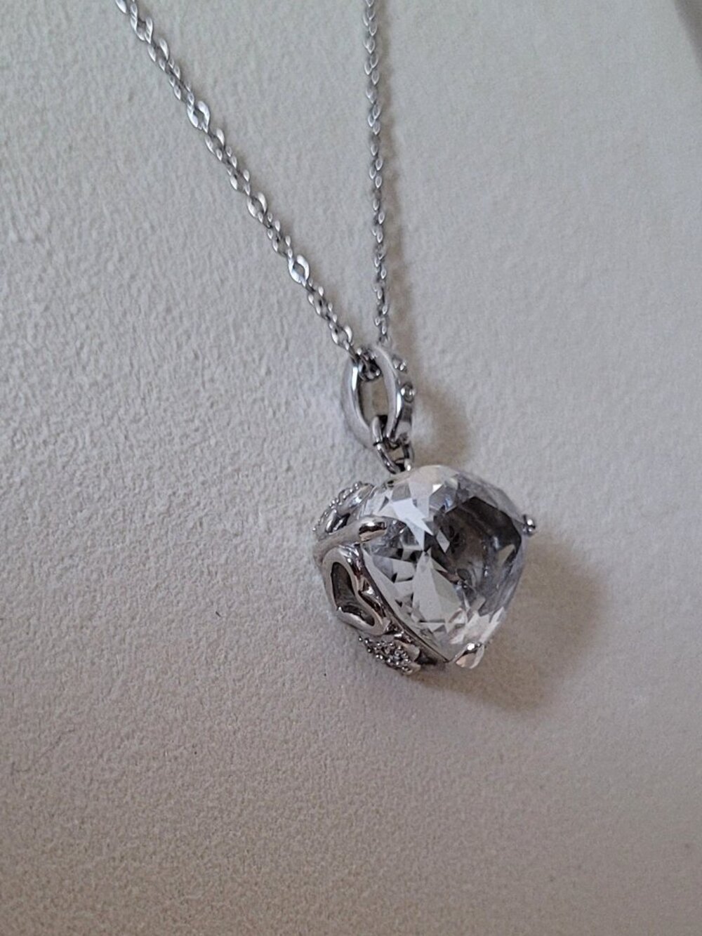 Swarovski Retired Heart Necklace - Picture 2 of 11